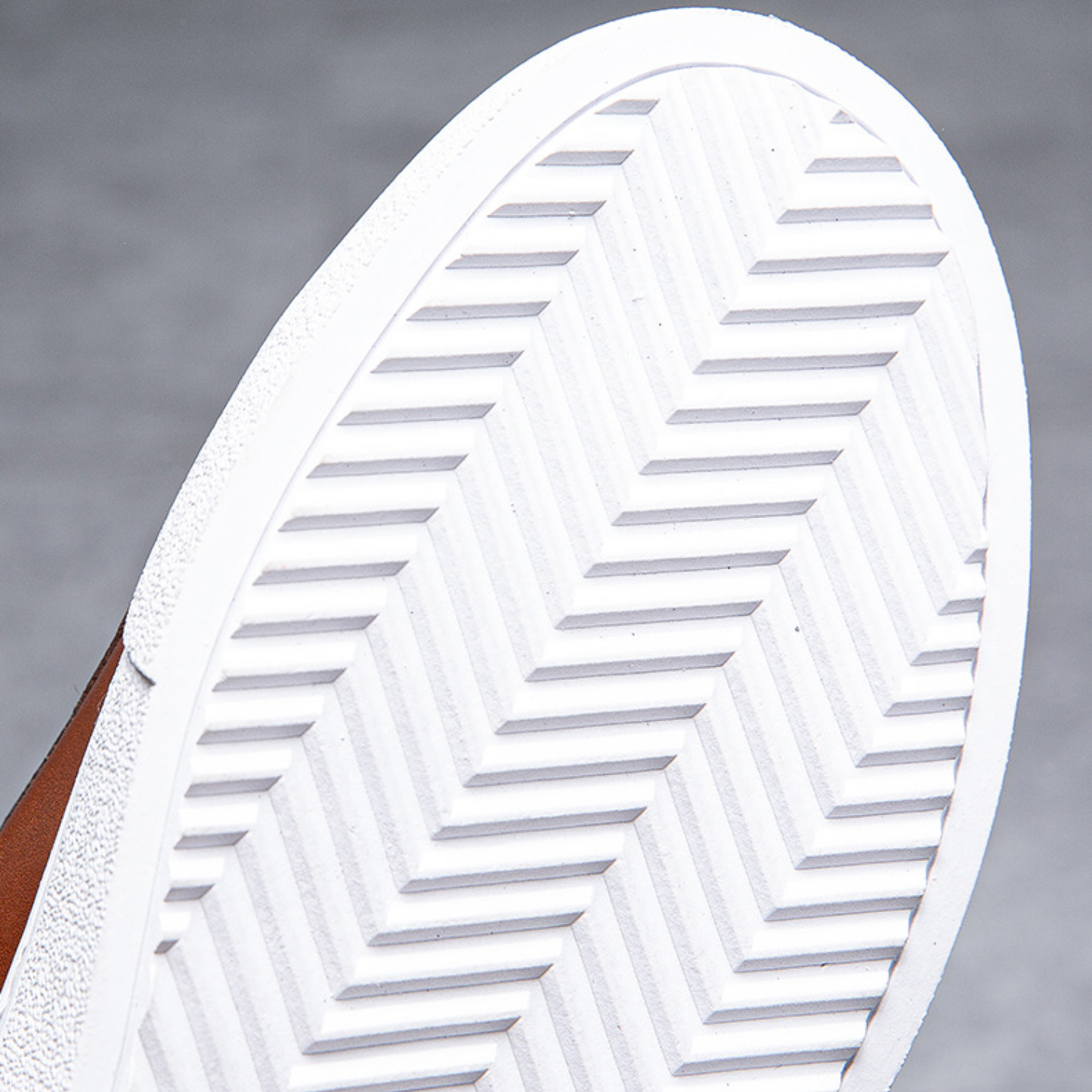 Atlas Low Top Sneakers